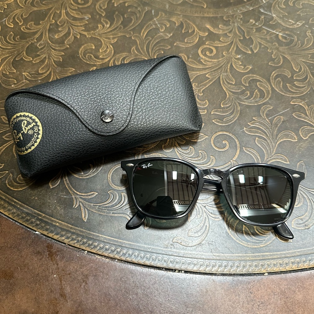 Ray-Ban Sunglasses RB4258